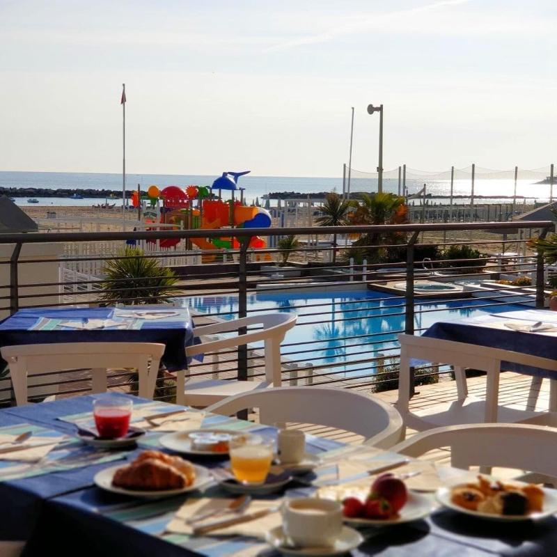 Hotel Nord Est Cattolica Esterno foto