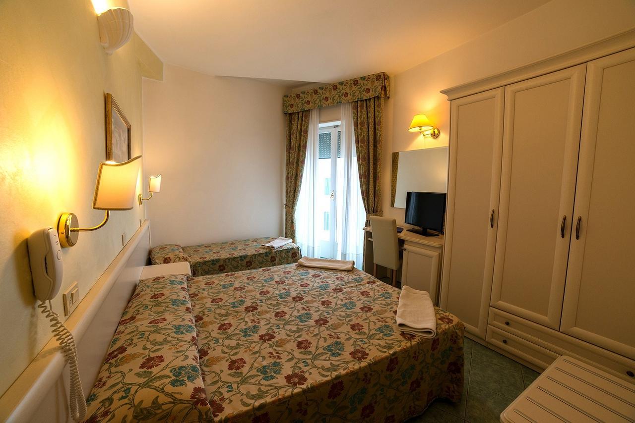 Hotel Nord Est Cattolica Esterno foto